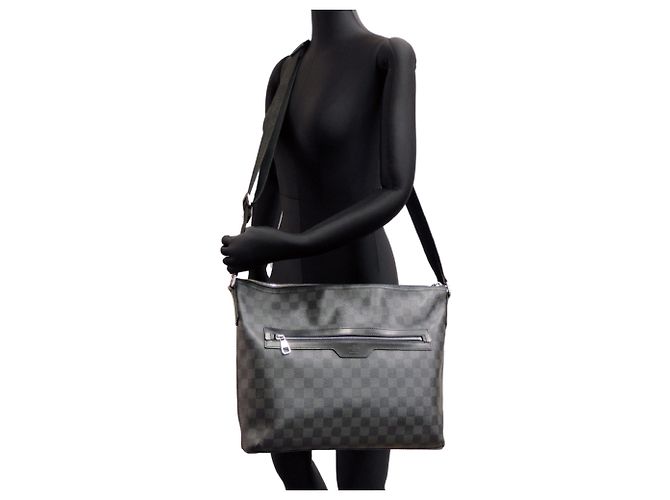 Borsa a tracolla Louis Vuitton Mick MM da uomo - Damier Graphite Black Nero - vista 9