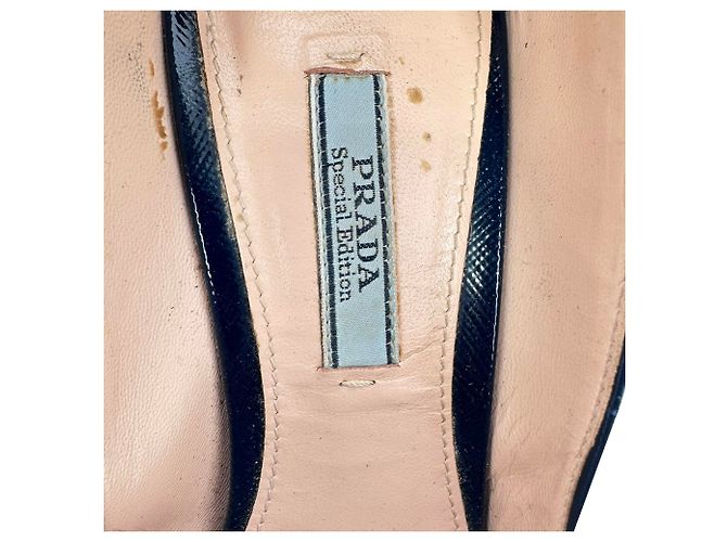 Décolleté a punta Prada in vernice blu navy - vista 9