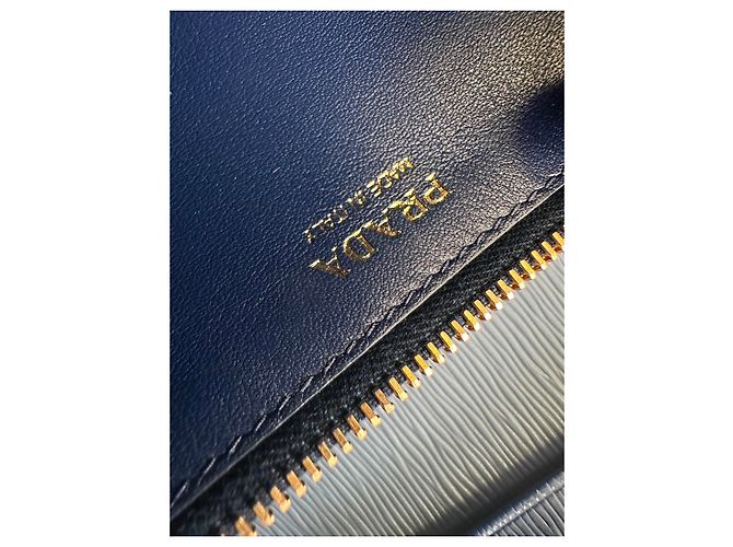 Prada Vitello Move Klappendokumentenmäppchen aus blauem Leder Hellblau - Ansicht 14