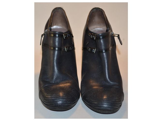 Salvatore Ferragamo Stivaletti in Pelle Nera Nero - vista 2