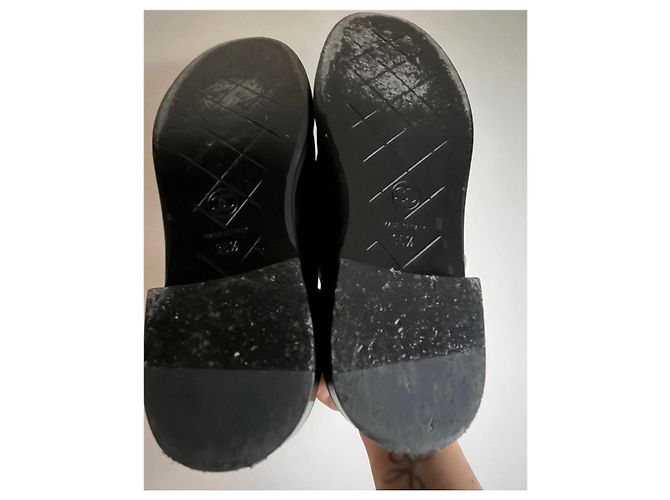 Mocassini Chanel in pelle nera trapuntata con logo CC Nero - vista 10