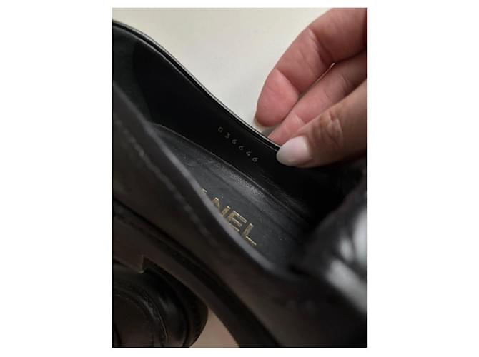 Mocassini Chanel in pelle nera trapuntata con logo CC Nero - vista 2