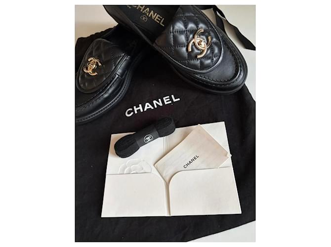 Mocassini Chanel in pelle nera trapuntata con logo CC Nero - vista 4