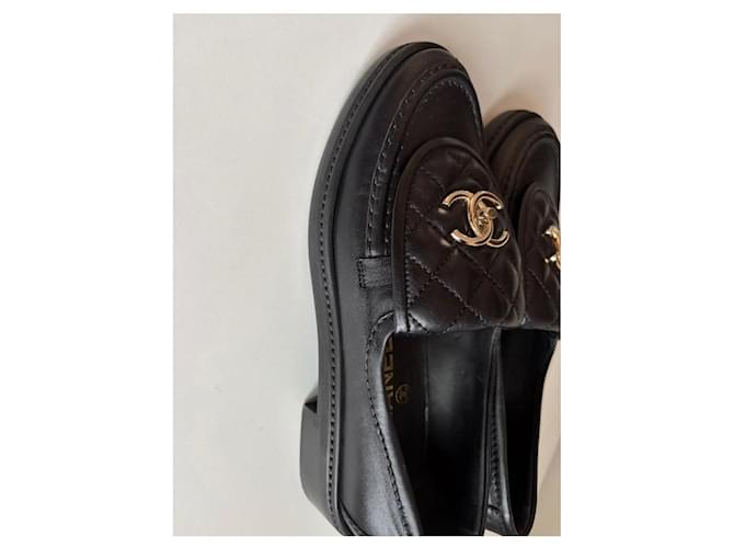 Mocassini Chanel in pelle nera trapuntata con logo CC Nero - vista 7