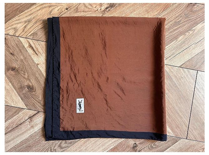 Carré in seta Yves Saint Laurent Motivo Geometrico Marrone Nero Blu Beige - vista 9