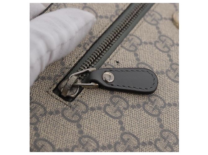 Pochete GUCCI GG Supreme em PVC Branco Prata 353435 Auth ka5268A - vista 23