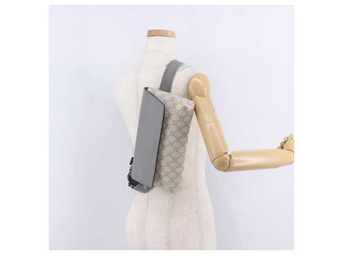Pochete GUCCI GG Supreme em PVC Branco Prata 353435 Auth ka5268A - vista 25