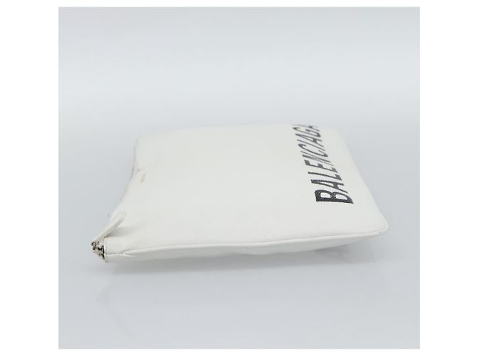 Clutch BALENCIAGA in pelle bianco argento 529313 Auth 192768 - vista 3