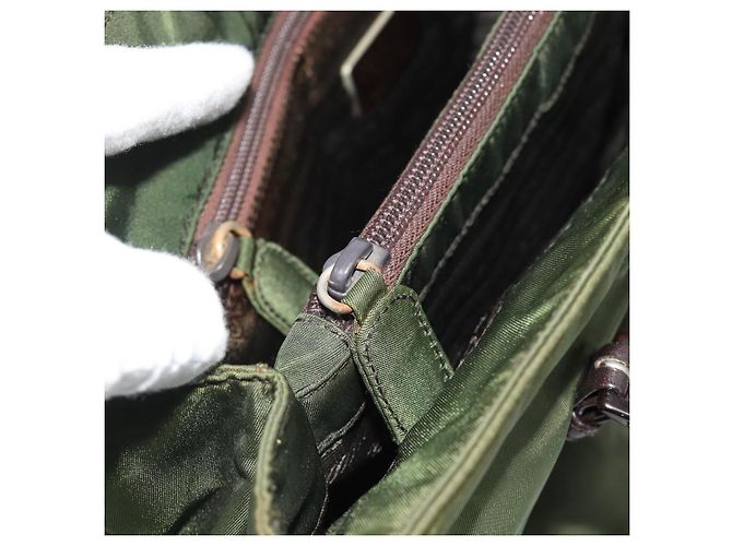 PRADA Nylon Tote Bag mit Kunststoffkette Grün Authentisch 192297 - Ansicht 23