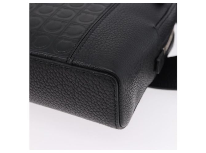 Marsupio Salvatore Ferragamo Gancini in pelle nero argento ka5295A - vista 15