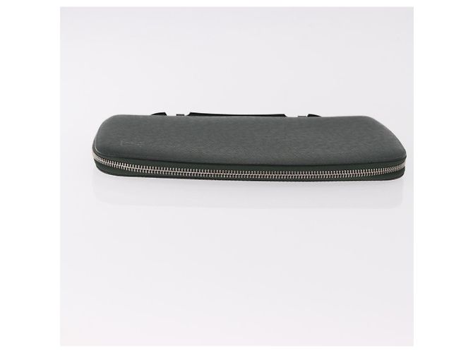 LOUIS VUITTON Organizer Taiga Atholl Travel Case Epicea M30654 LV Auth 191333A - vista 3