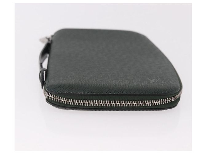 LOUIS VUITTON Organizer Taiga Atholl Travel Case Epicea M30654 LV Auth 191333A - vista 5