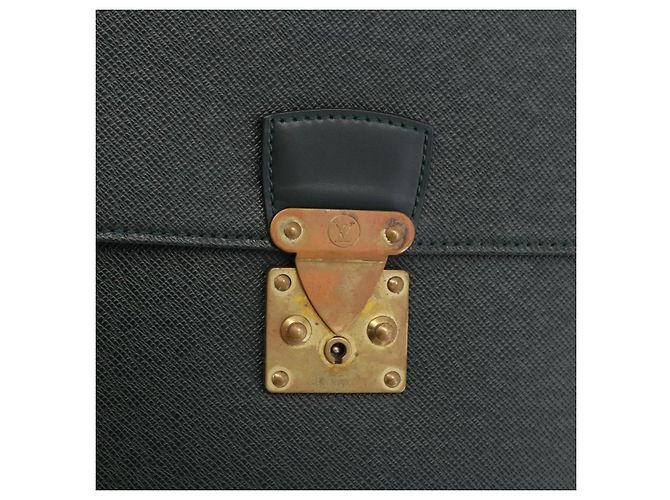 LOUIS VUITTON Taiga Serviette Moskova Business Bag Epicea M30034 LV Auth 191998 - vista 17