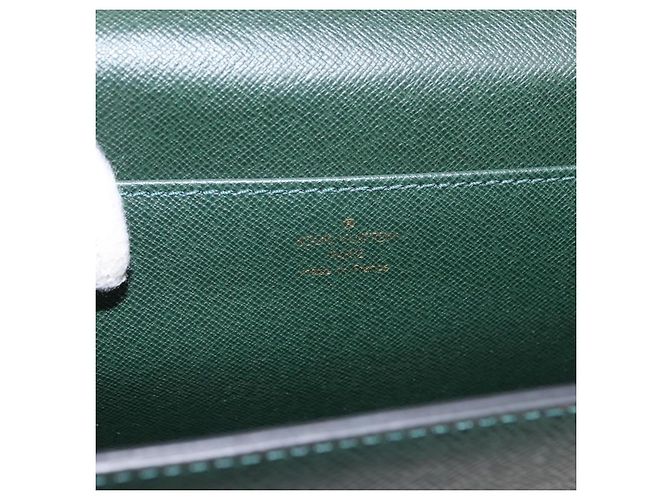 LOUIS VUITTON Taiga Serviette Moskova Business Bag Epicea M30034 LV Auth 191998 - vista 19