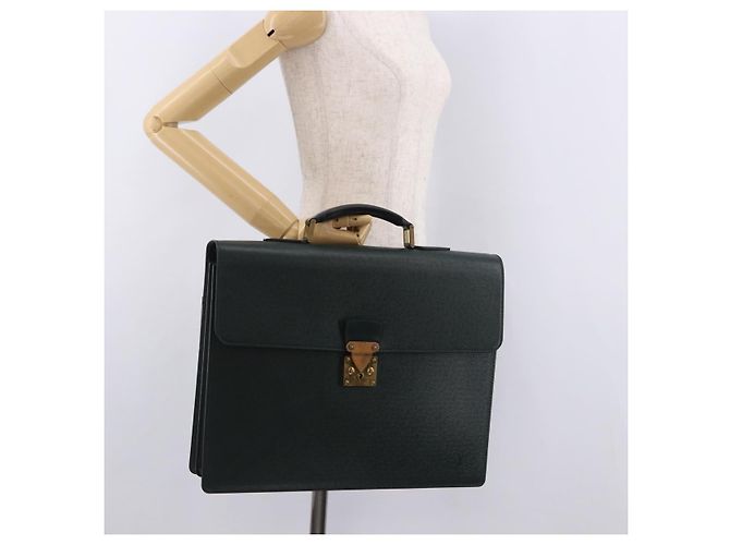LOUIS VUITTON Taiga Serviette Moskova Business Bag Epicea M30034 LV Auth 191998 - vista 25