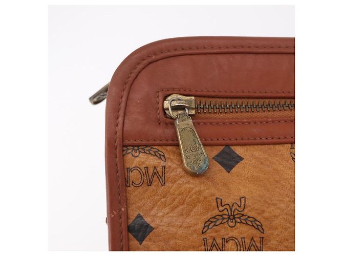 Clutch MCM Logogram Vicetos in pelle PVC Marrone Oro Auth gh2154 D'oro - vista 17