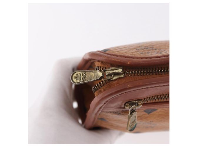 Clutch MCM Logogram Vicetos in pelle PVC Marrone Oro Auth gh2154 D'oro - vista 8