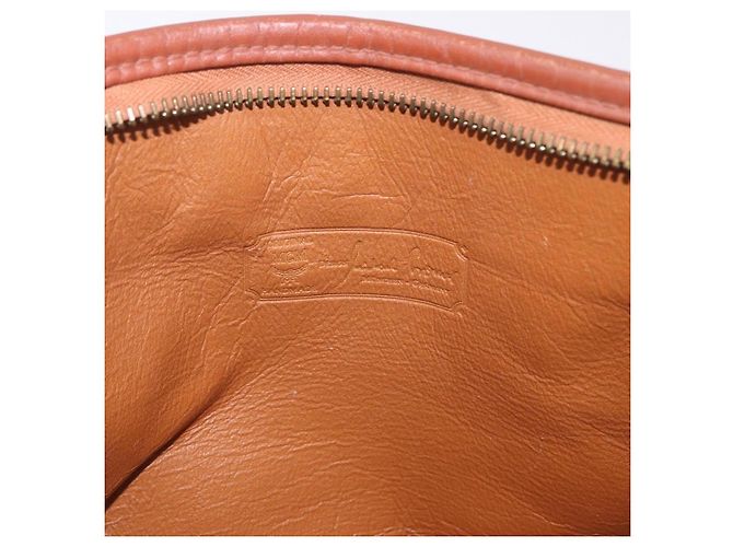 Clutch MCM Logogram Vicetos in pelle PVC Marrone Oro Auth gh2154 D'oro - vista 9