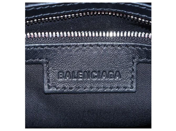Balenciaga Borsa a tracolla Le Cagole Mini in pelle di agnello rosa - vista 11