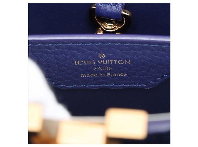 Louis Vuitton Borsa Capucines BB in pelle Taurillon blu - vista 10