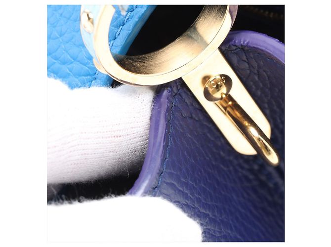 Louis Vuitton Borsa Capucines BB in pelle Taurillon blu - vista 12