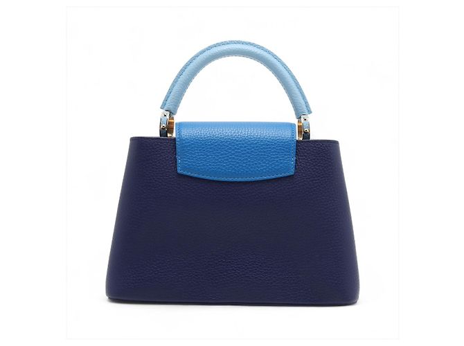 Louis Vuitton Borsa Capucines BB in pelle Taurillon blu - vista 2