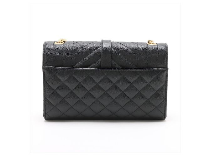 Saint Laurent Pequena bolsa de ombro em couro preto com matelassê chevron
Modelo Envelope - vista 2