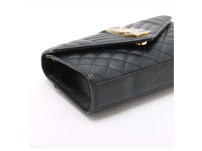Saint Laurent Pequena bolsa de ombro em couro preto com matelassê chevron
Modelo Envelope - vista 4
