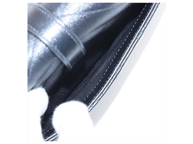 Saint Laurent Pequena bolsa de ombro em couro preto com matelassê chevron
Modelo Envelope - vista 7
