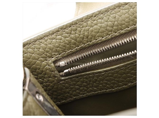 Louis Vuitton Borsa Capucines BB Taurillon Leather Verde - vista 12