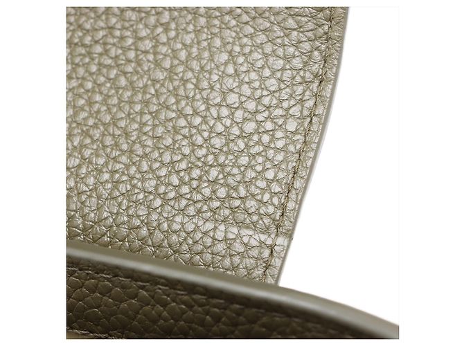 Louis Vuitton Borsa Capucines BB Taurillon Leather Verde - vista 13
