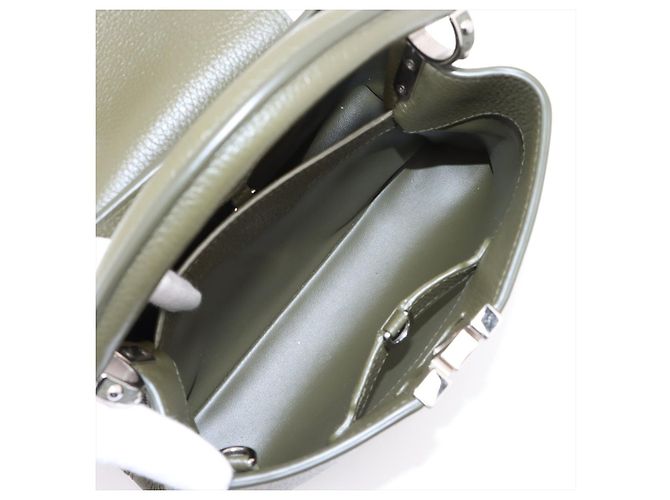 Louis Vuitton Borsa Capucines BB Taurillon Leather Verde - vista 7