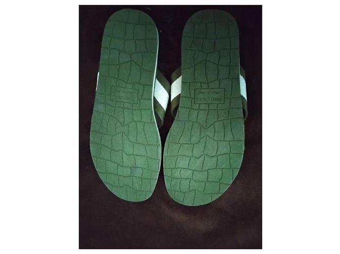 Jimmy Choo Flip Flops in Grün Krokodilprägung Weiß - Ansicht 5