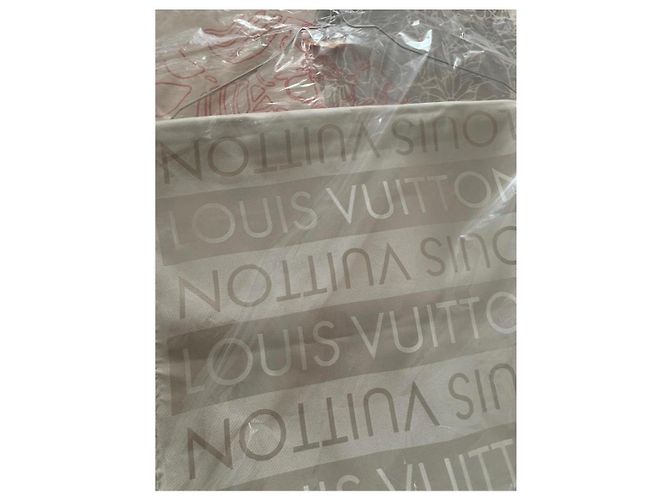 Carré in seta Louis Vuitton Monogram Grigio Monogramma - vista 4
