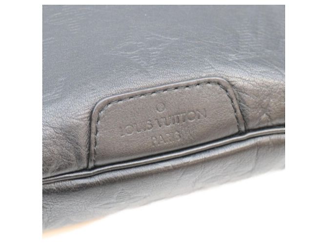 Marsupio Louis Vuitton Monogram Shadow Discovery PM Nero - vista 6