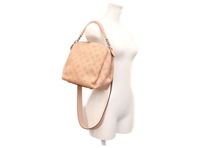 Borsa a tracolla Louis Vuitton Mahina Magnolia Babylon Chain BB Rosa - vista 13