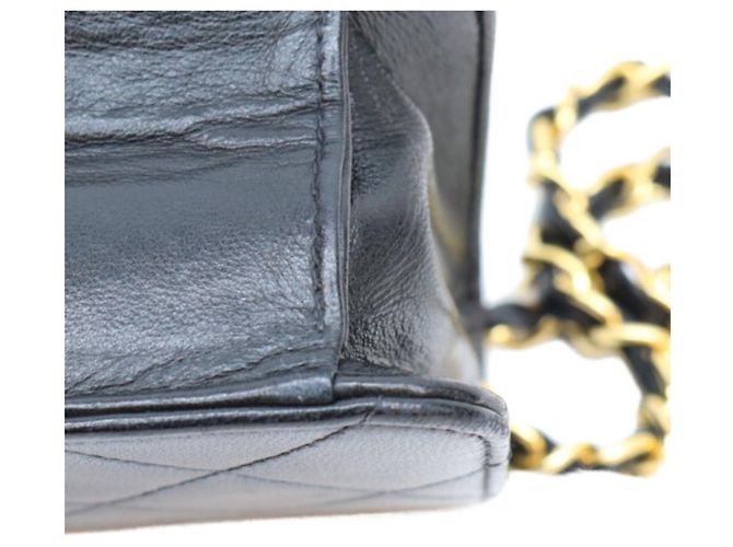 Borsa a Spalla Chanel Black Gold Hardware Turnlock Full Flap Mini Matelassé 19 Nero - vista 10