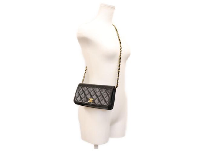 Borsa a Spalla Chanel Black Gold Hardware Turnlock Full Flap Mini Matelassé 19 Nero - vista 16