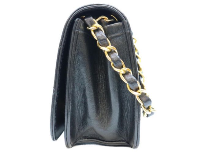 Borsa a Spalla Chanel Black Gold Hardware Turnlock Full Flap Mini Matelassé 19 Nero - vista 2