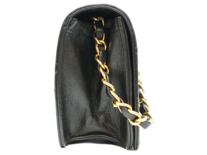 Borsa a Spalla Chanel Black Gold Hardware Turnlock Full Flap Mini Matelassé 19 Nero - vista 4