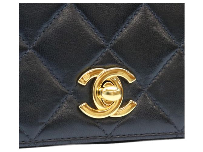 Borsa a Spalla Chanel Black Gold Hardware Turnlock Full Flap Mini Matelassé 19 Nero - vista 6