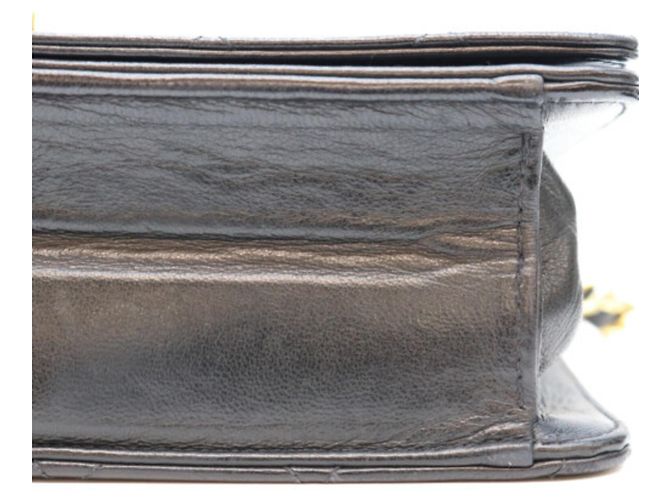 Borsa a Spalla Chanel Black Gold Hardware Turnlock Full Flap Mini Matelassé 19 Nero - vista 7