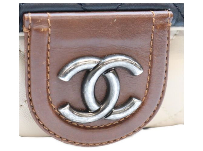 Borsa a tracolla Chanel in pelle di vitello nera e avorio Nero Crudo - vista 6