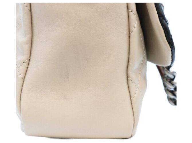 Borsa a tracolla Chanel in pelle di vitello nera e avorio Nero Crudo - vista 9