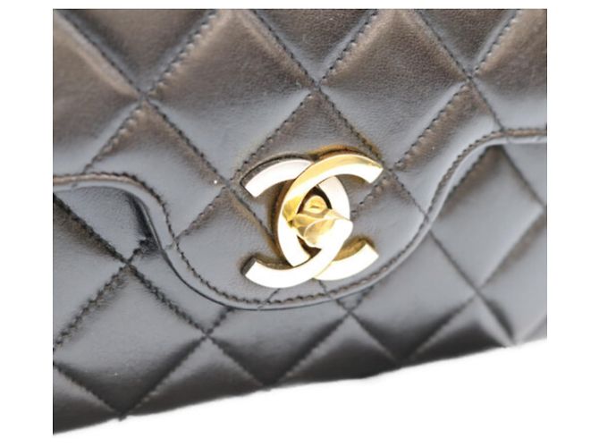 Timeless Borsa a Spalla Chanel Black Lambskin Double Flap Matelassé Nero - vista 6