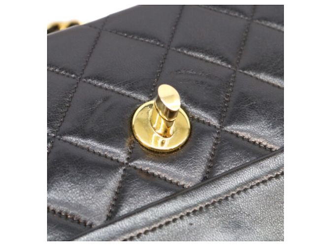 CHANEL Borsa a tracolla in pelle di agnello trapuntata con doppia patta nera Nero - vista 12