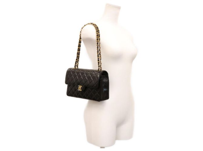 CHANEL Borsa a tracolla in pelle di agnello trapuntata con doppia patta nera Nero - vista 19