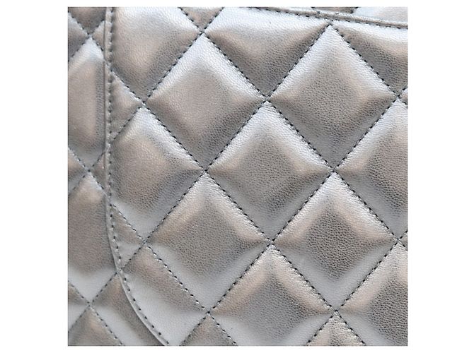 Borsa a tracolla Chanel Lambskin Single Flap Maxi Nero - vista 11