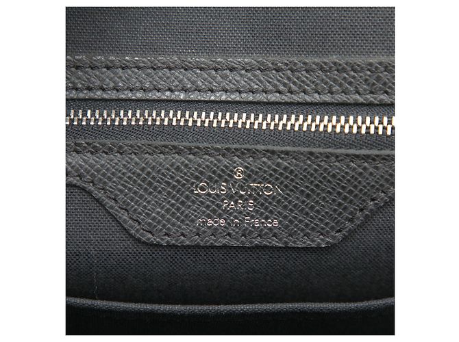 Louis Vuitton Black Taiga Alexei Messenger Nero - vista 5