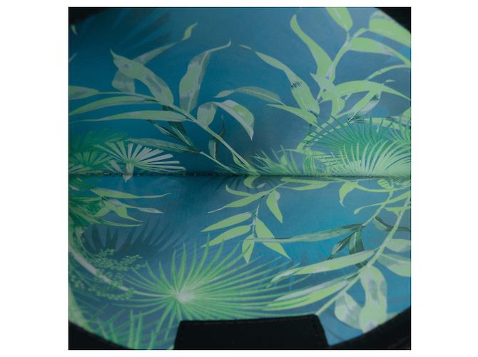 Clutch con zip Versace in PVC verde con stampa jungle - vista 4